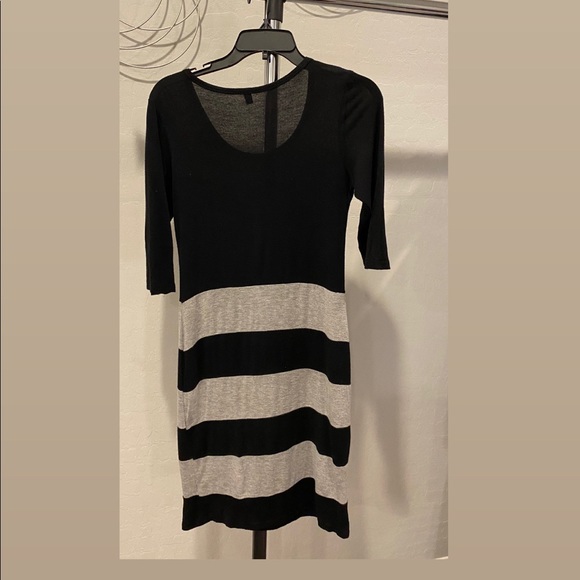 Block dress - Picture 1 of 3